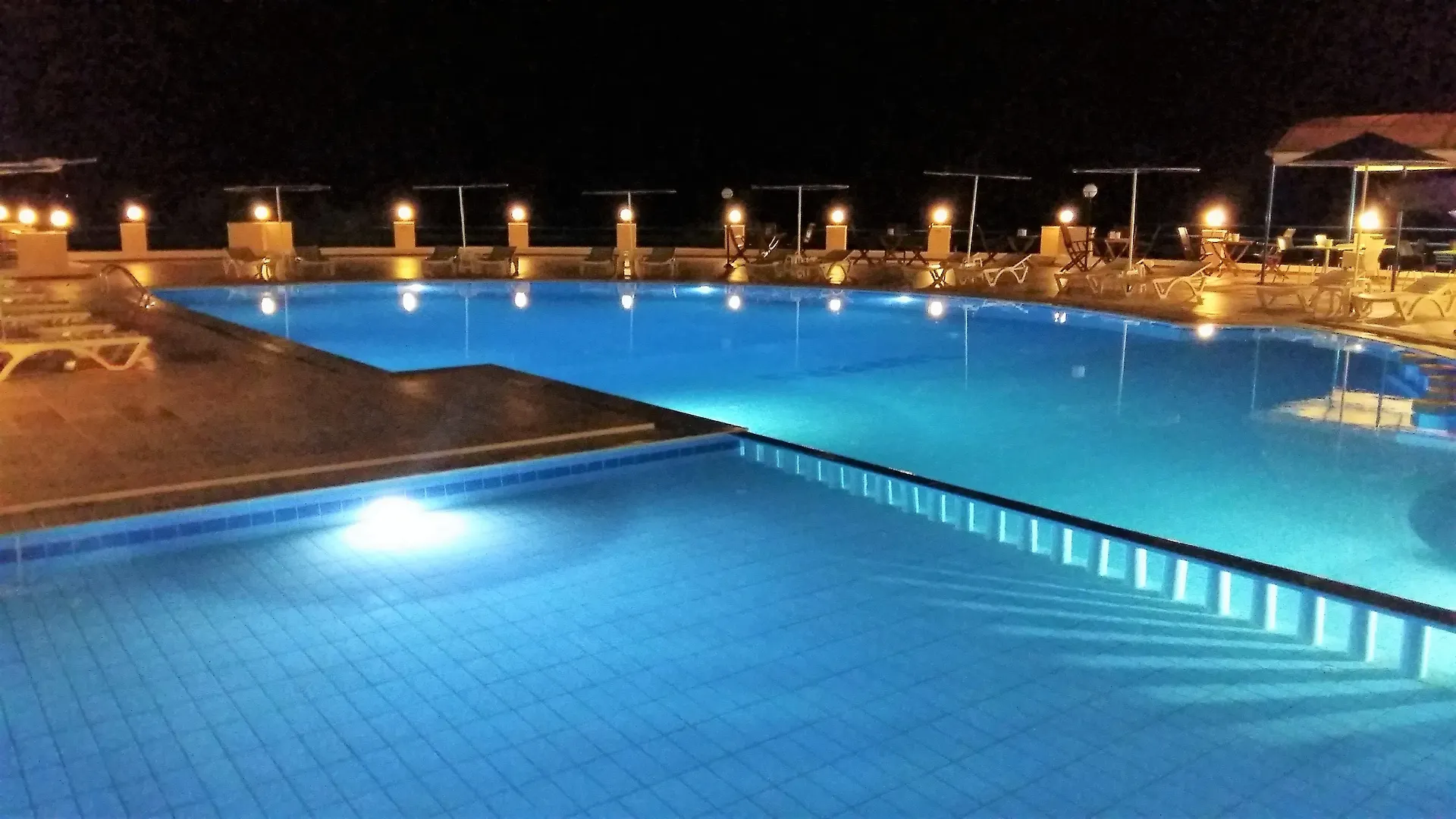 Zorbas Beach Village Hotel Stavrós Hotel apartamentowy