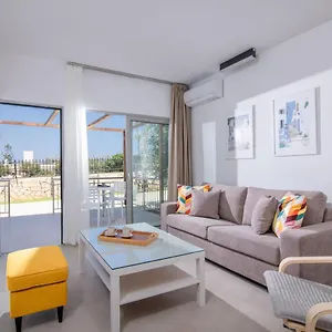 Ariadni Suites Aparthotel