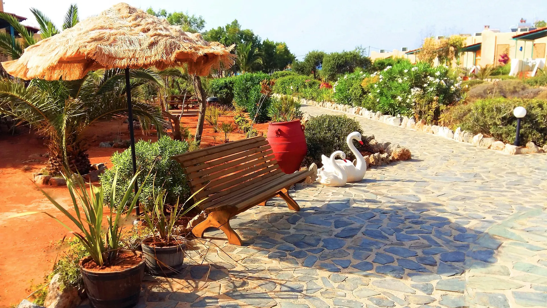 Zorbas Beach Village Hotel Stavrós 2*,