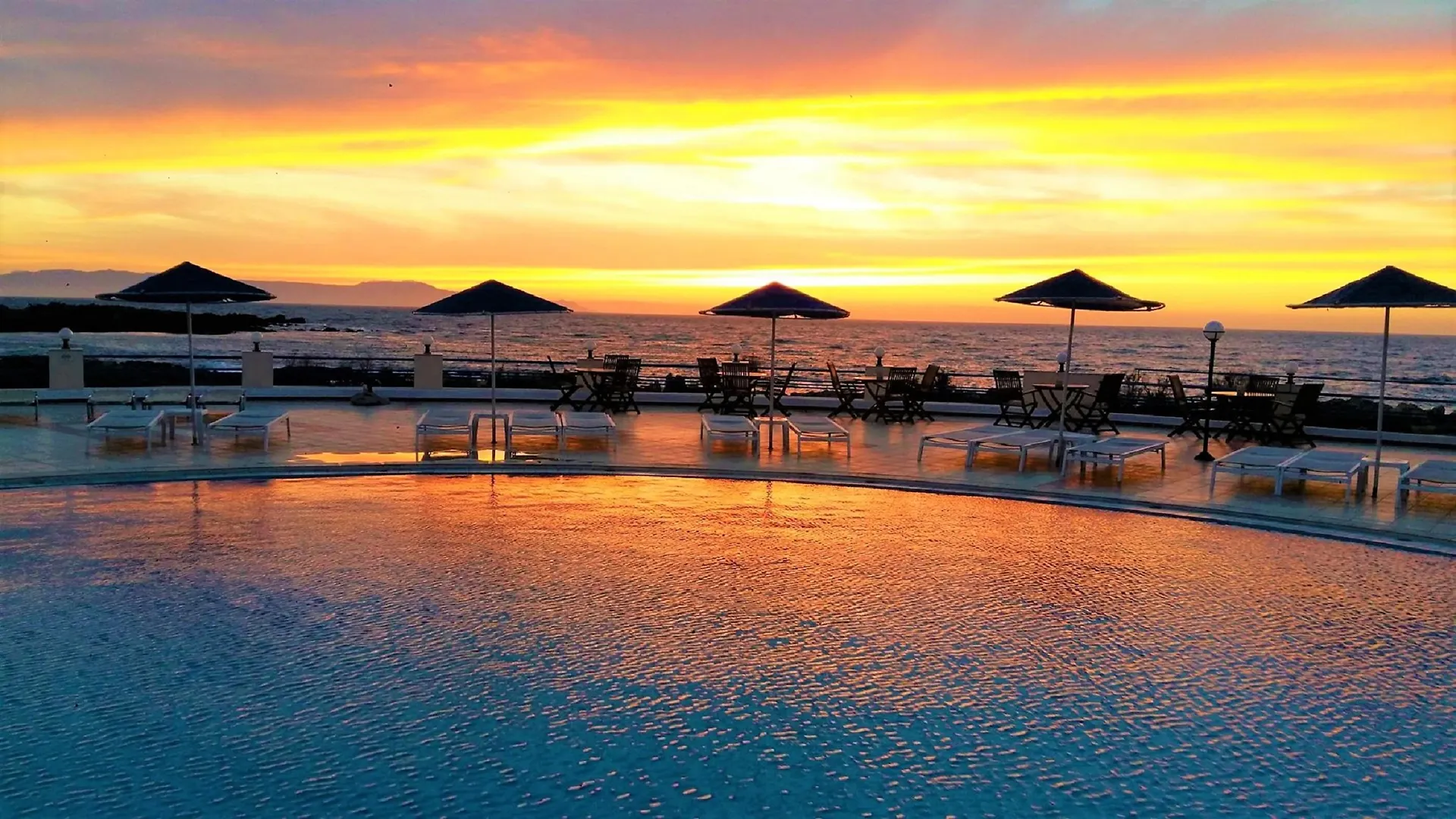 Zorbas Beach Village Hotel Stavrós