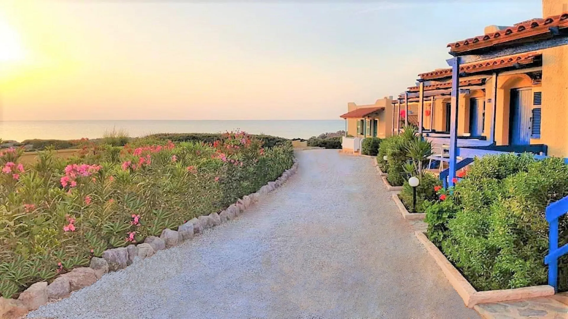 Zorbas Beach Village Hotel Stavrós 2*,